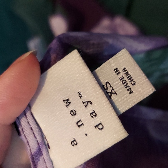 🍓 5/$5 • A New Day •  Crepe Short Sleeve Midi Dress - Picture 4 of 4